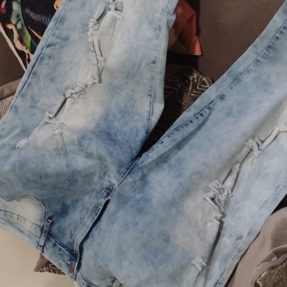 Jeans - Picture 3 of 3